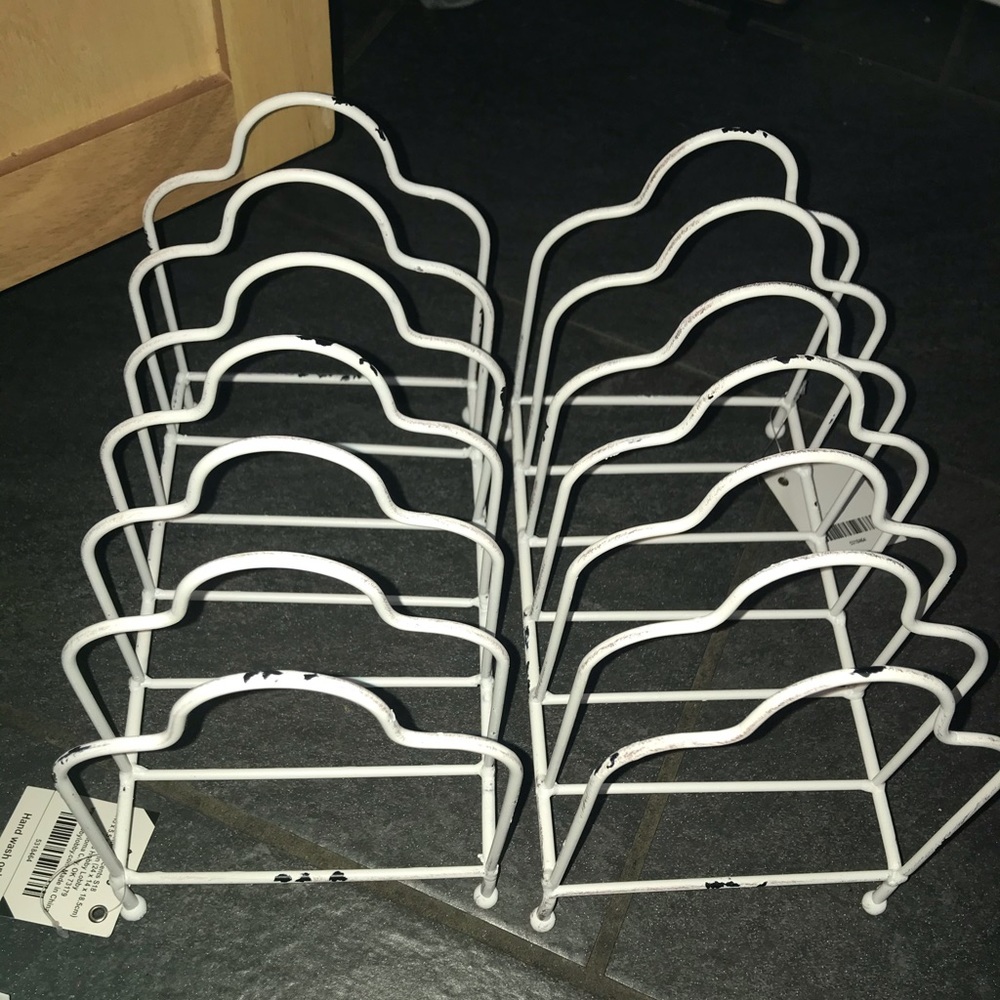 Farmhouse style plate racks
